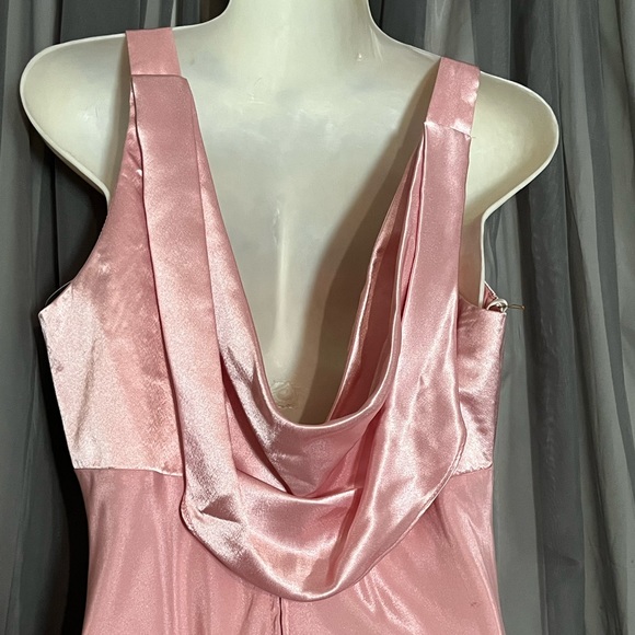 Ladies Blush formal dress - Picture 8 of 8